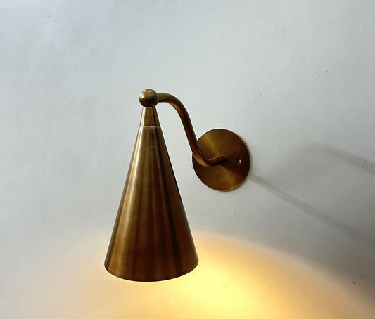 Single Light Modern Style all Lamp ~ Mid Century Modern Raw Brass Wall Light
