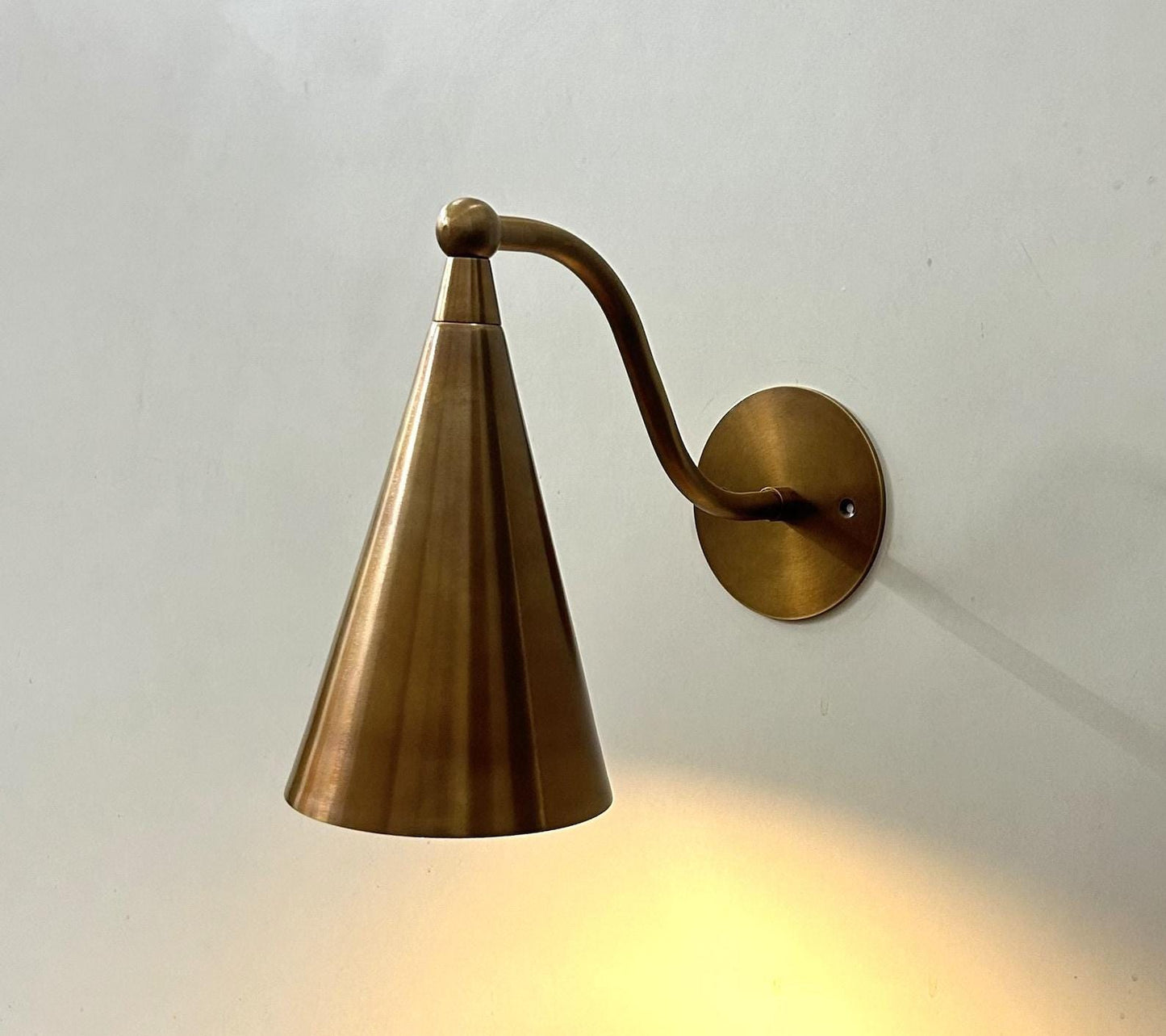 Single Light Modern Style all Lamp ~ Mid Century Modern Raw Brass Wall Light