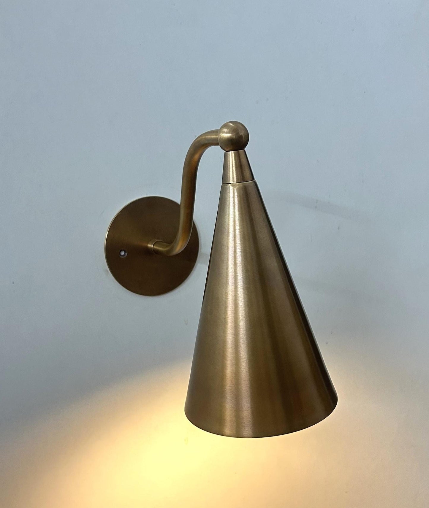 Single Light Modern Style all Lamp ~ Mid Century Modern Raw Brass Wall Light