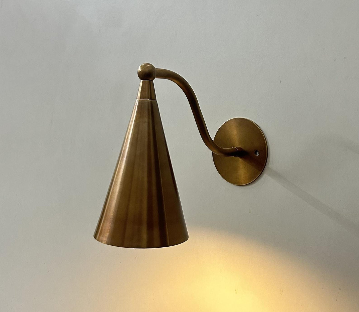 Single Light Modern Style all Lamp ~ Mid Century Modern Raw Brass Wall Light